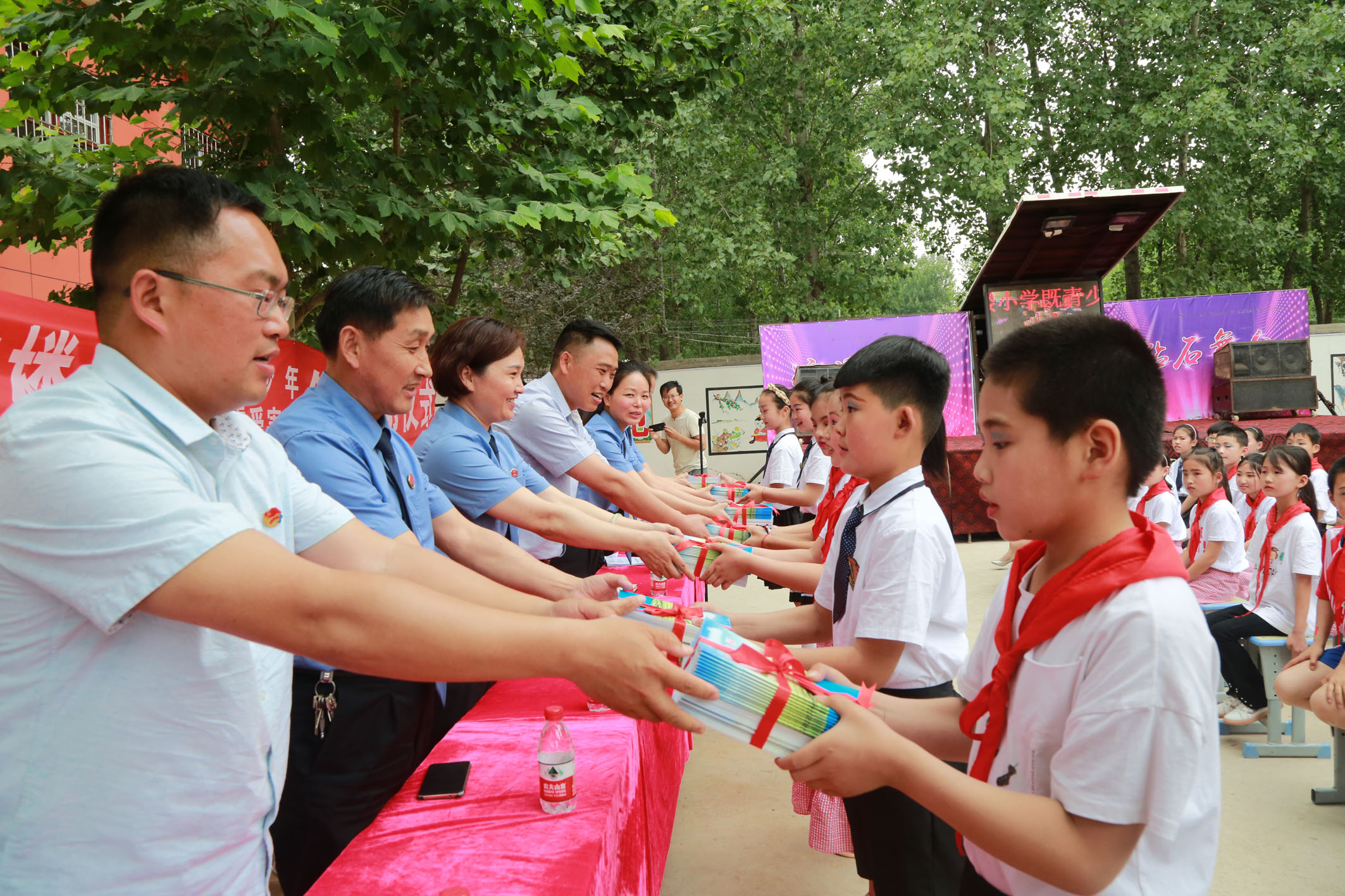 攜手關愛 共護明天